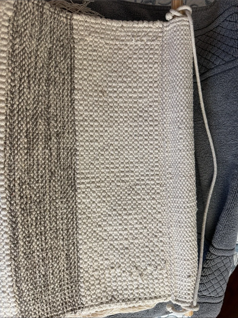PREOWNED Handwoven Macrame Wall Hanging in Natural Cream and Light Gray